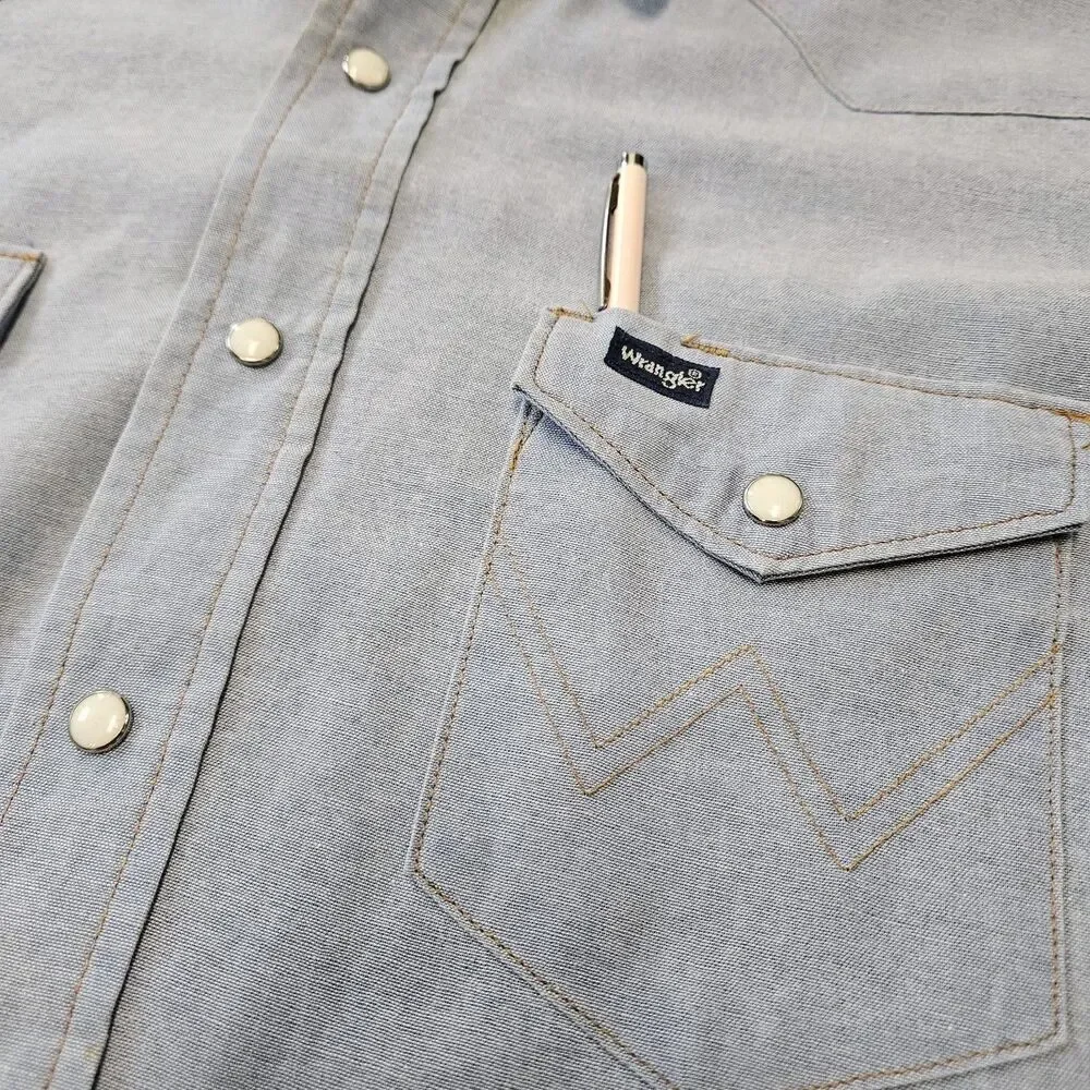 Wrangler Vintage Chambray Light Blue Denim Pearl Snap Western Shirt Men's Large